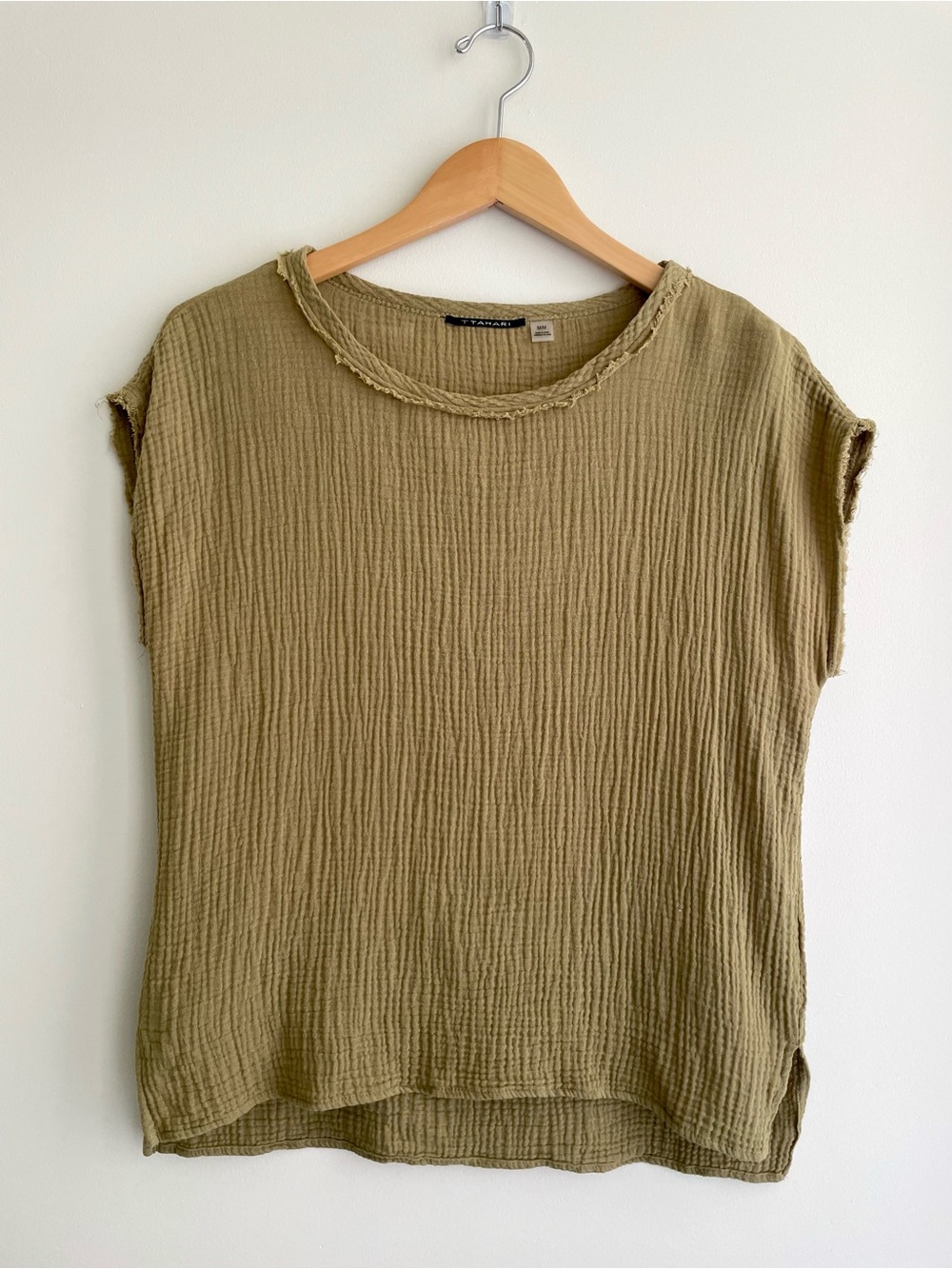 T Tahari 100% Cotton Olive Green Crinkle Gauze Beachy Lightweight Summer Top